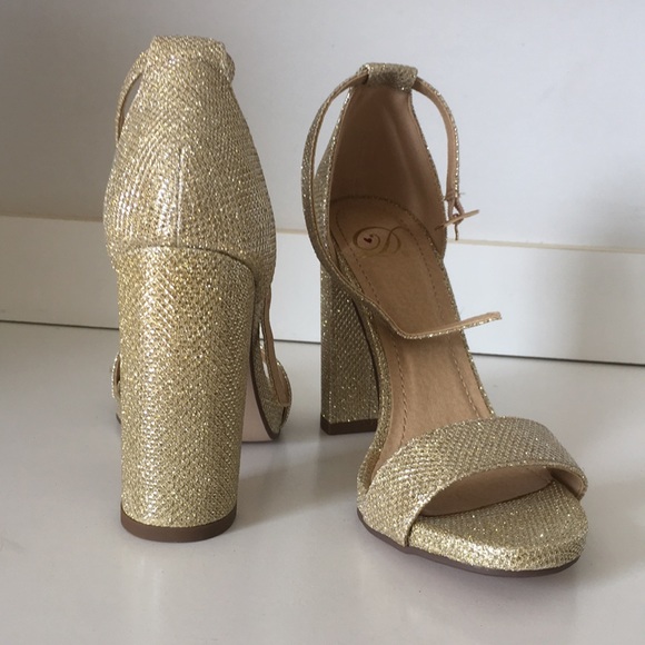 Golden glittery heals!! - Picture 4 of 7